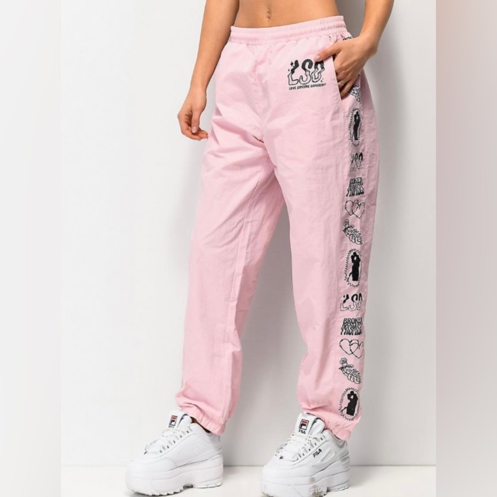 *sold* Broken Promises pink pants like new 🌸